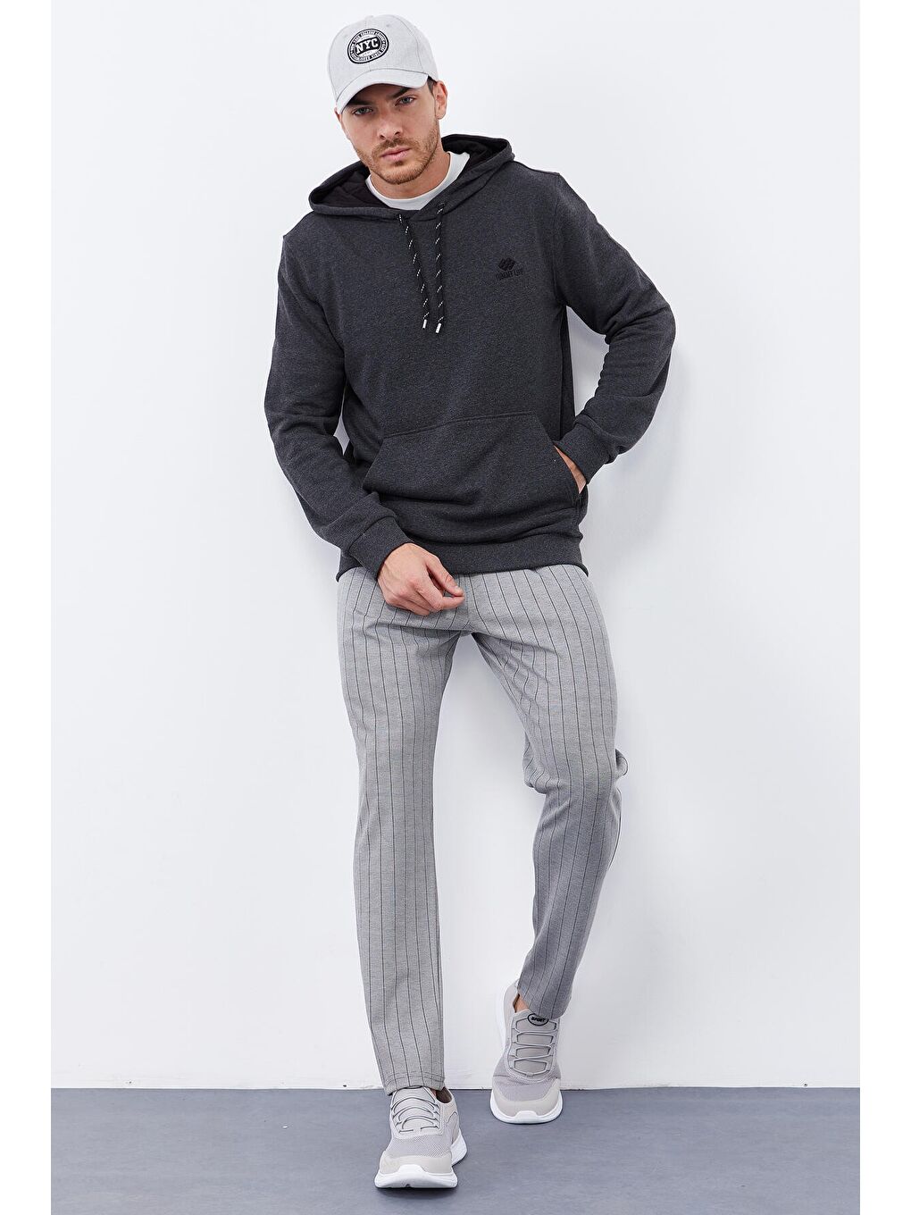 Antrasit Melanj Kanguru Cep Standart Kalıp Kapüşonlu  Erkek Hoodie - 87872-3