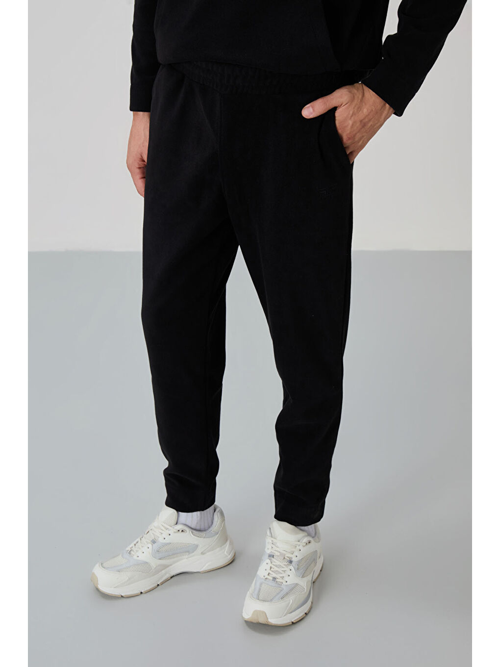 Siyah Yarım Fermuarlı Dik Yaka Kanguru Cep Detaylı Polar Erkek Eşofman Takım - 85226-2