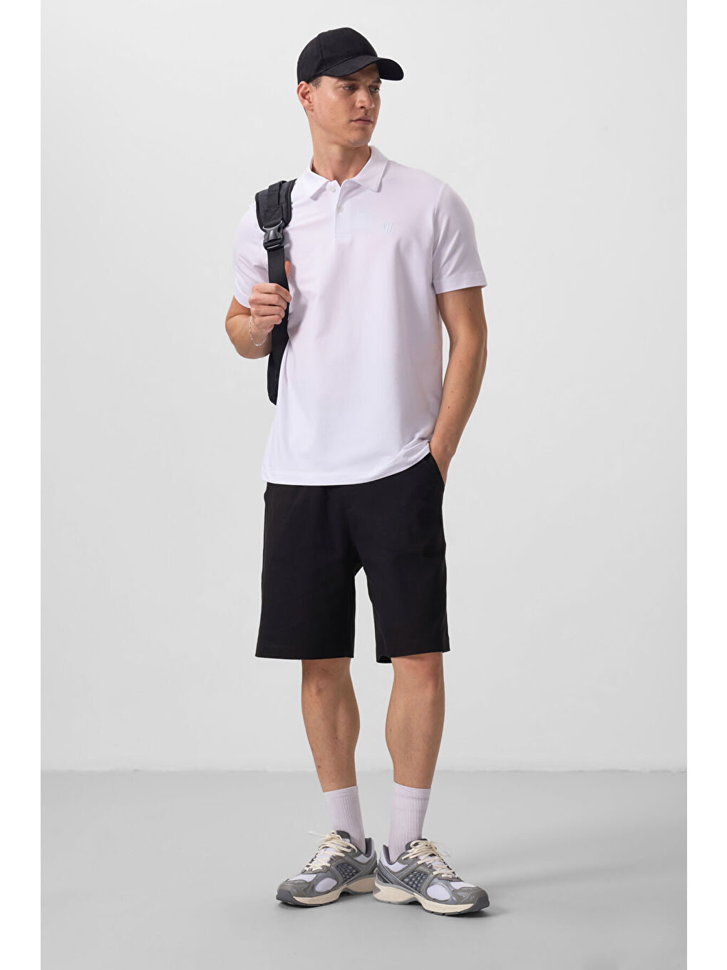 Beyaz Basic Göğüs Logolu Standart Kalıp Triko Polo Yaka Erkek Tişört - 87768-3