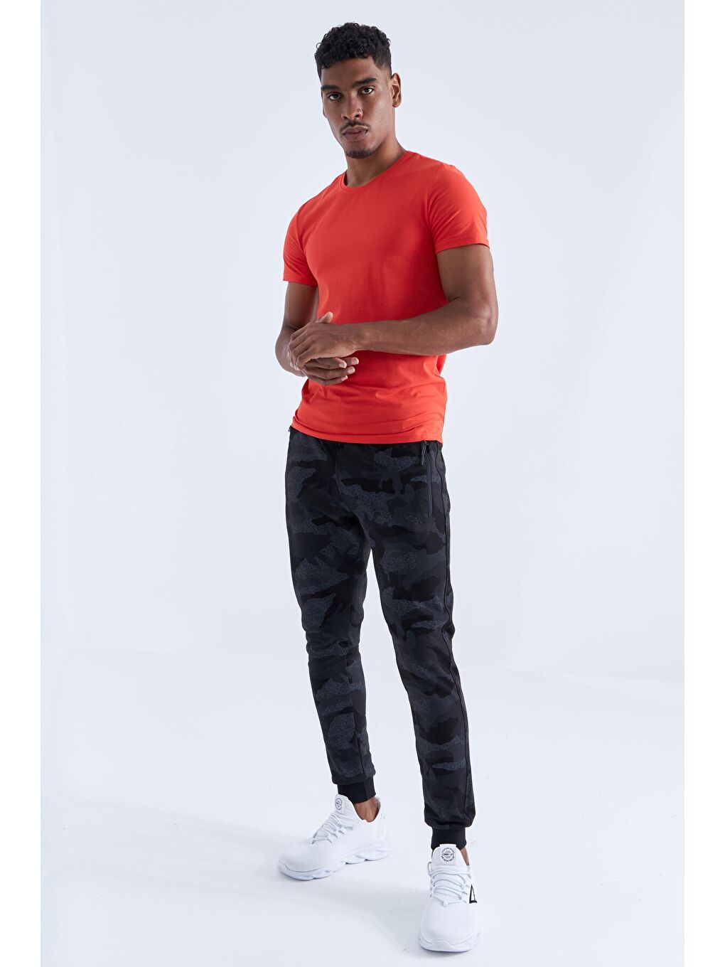 Siyah Kamuflaj Kamuflaj Desenli Dar Kalıp  Erkek Jogger Eşofman Altı- 84754-1