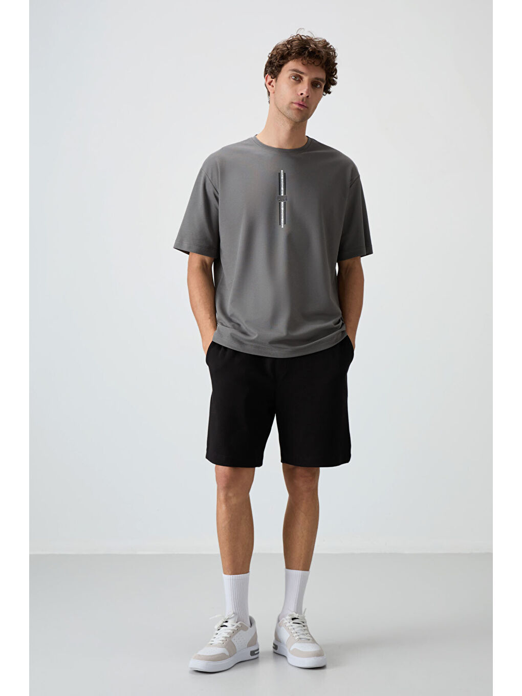 Koyu Gri Pamuklu Kalın Yüzeyi Dokulu  Fit  Baskılı Erkek Tişört - 88366-1