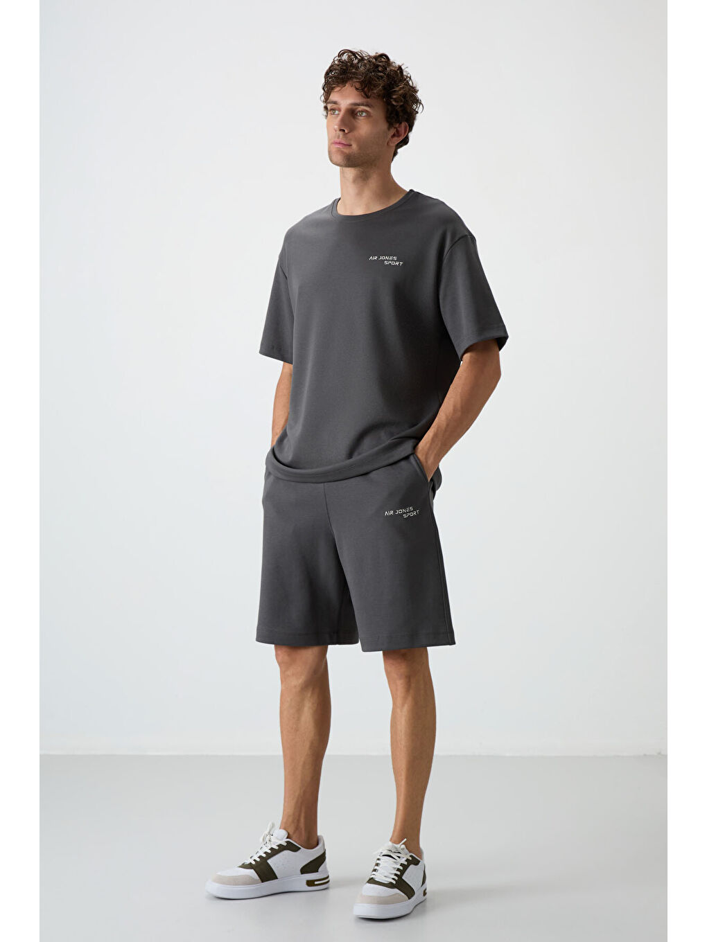 Haki Pamuklu Kalın Yumuşak Dokulu  Fit Nakışlı Şortlu Takım