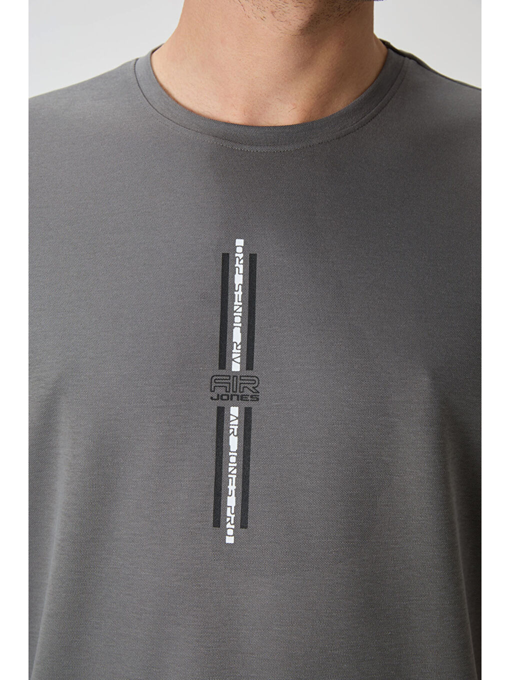 Koyu Gri Pamuklu Kalın Yüzeyi Dokulu  Fit  Baskılı Erkek Tişört - 88366-2