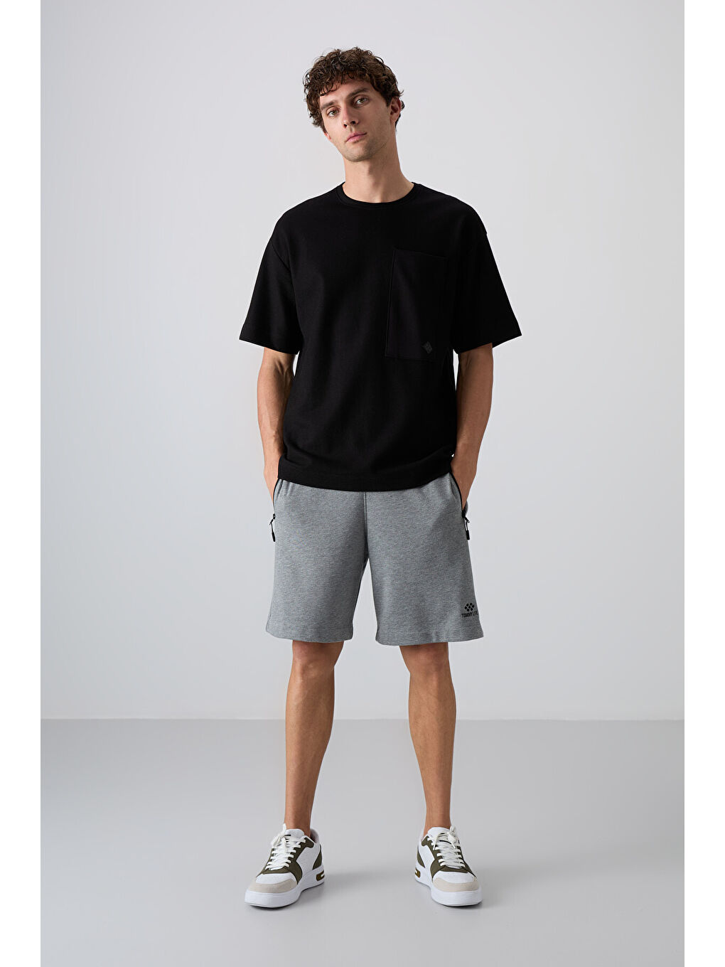 Siyah Pamuklu Kalın Yüzeyi Dokulu Oversize Fit Basic Erkek Tişört - 88341-1