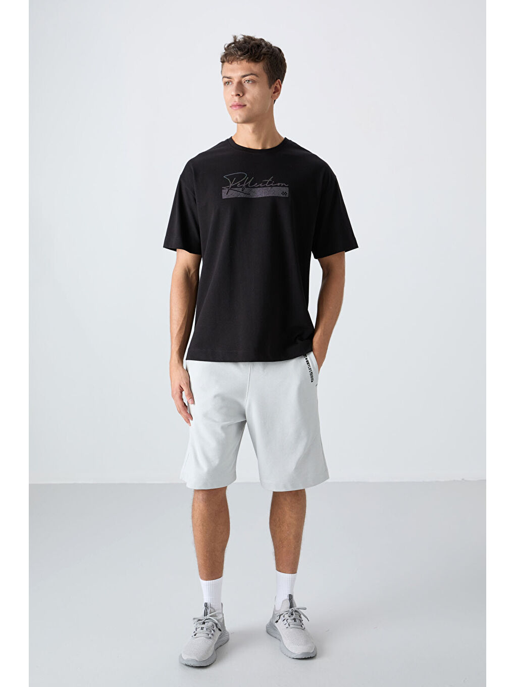 Siyah Pamuklu Kalın Yumuşak Dokulu Oversize Fit Baskılı Erkek Tişört - 88334-1