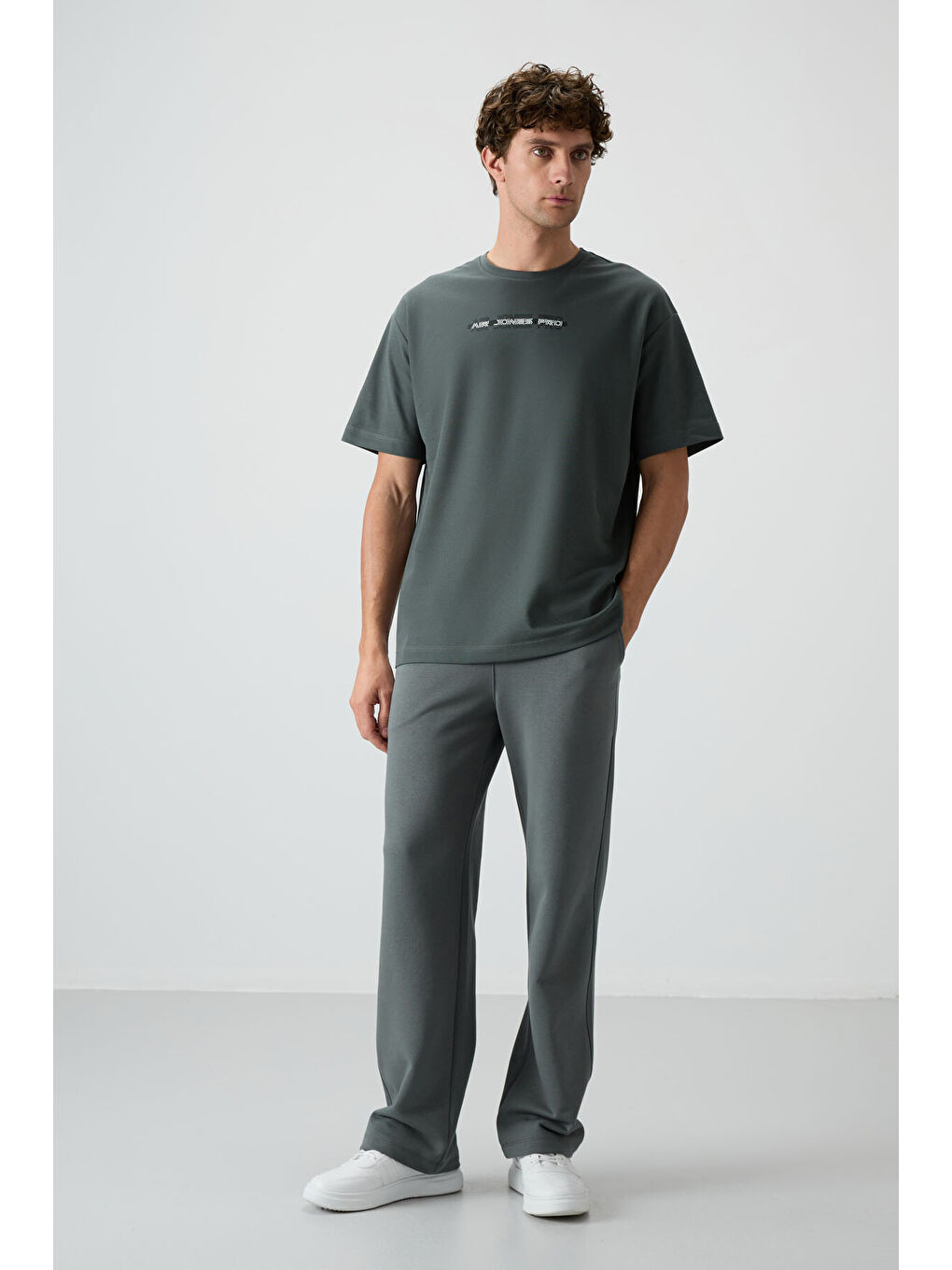 Haki Pamuklu Kalın Yüzeyi Dokulu  Fit  Baskılı Erkek Tişört - 88365-1