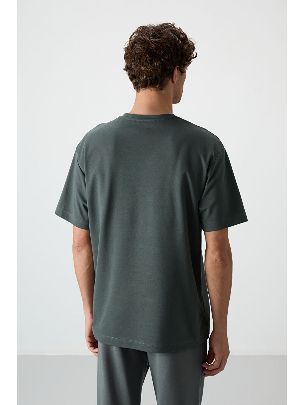 Haki Pamuklu Kalın Yüzeyi Dokulu  Fit  Baskılı Erkek Tişört - 88365-4