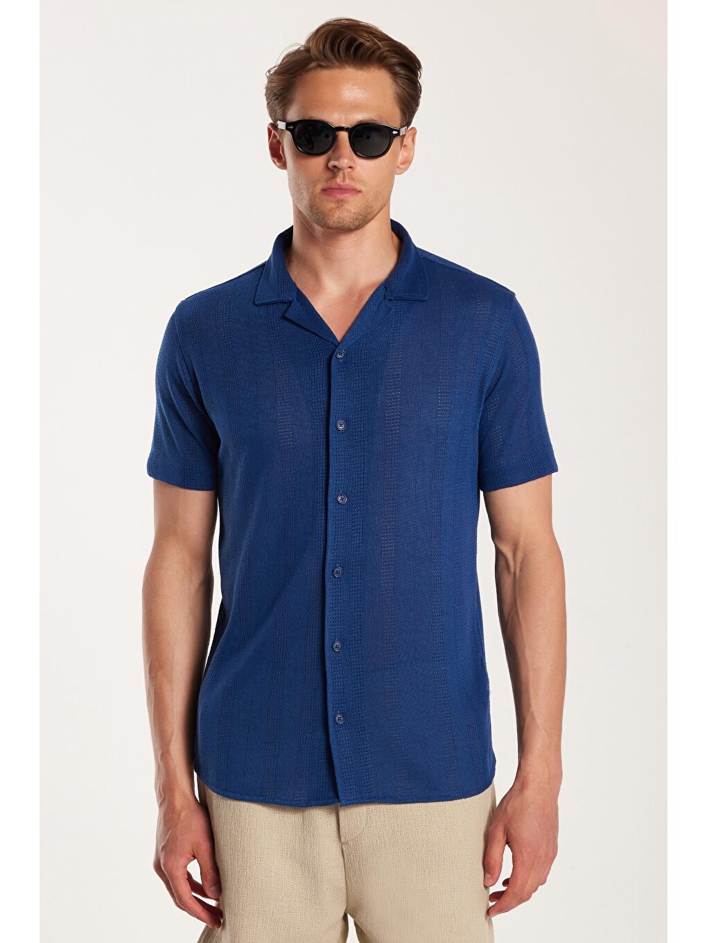 Erkek Slim Fit Örme Kumaş Apaş Yaka Rahat Kullanım Kısa Kol Lacivert Gömlek-3