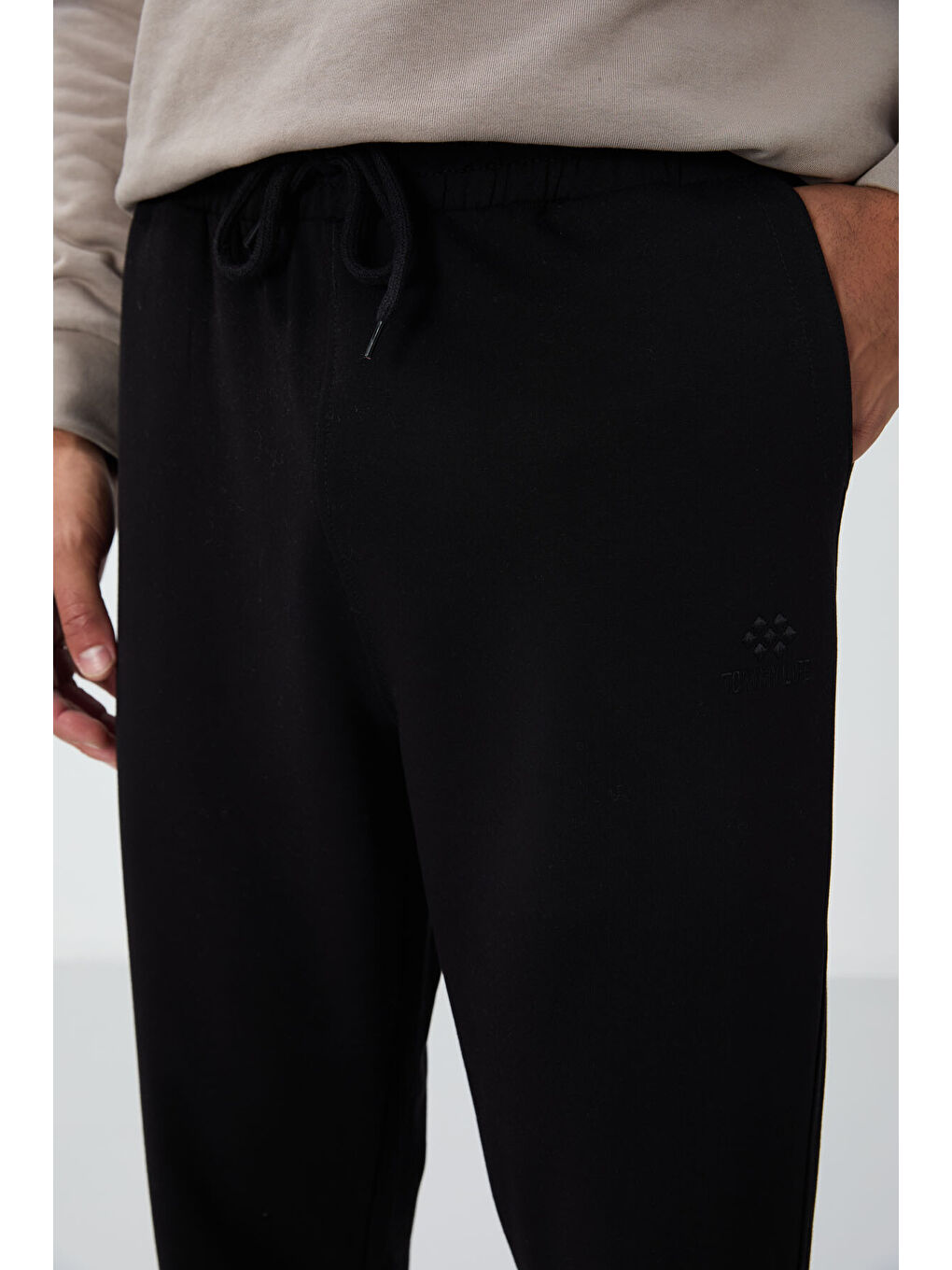 Siyah Bağcıklı Cepli Standart Kalıp Klasik Paça Erkek Eşofman Alt - 84682-3