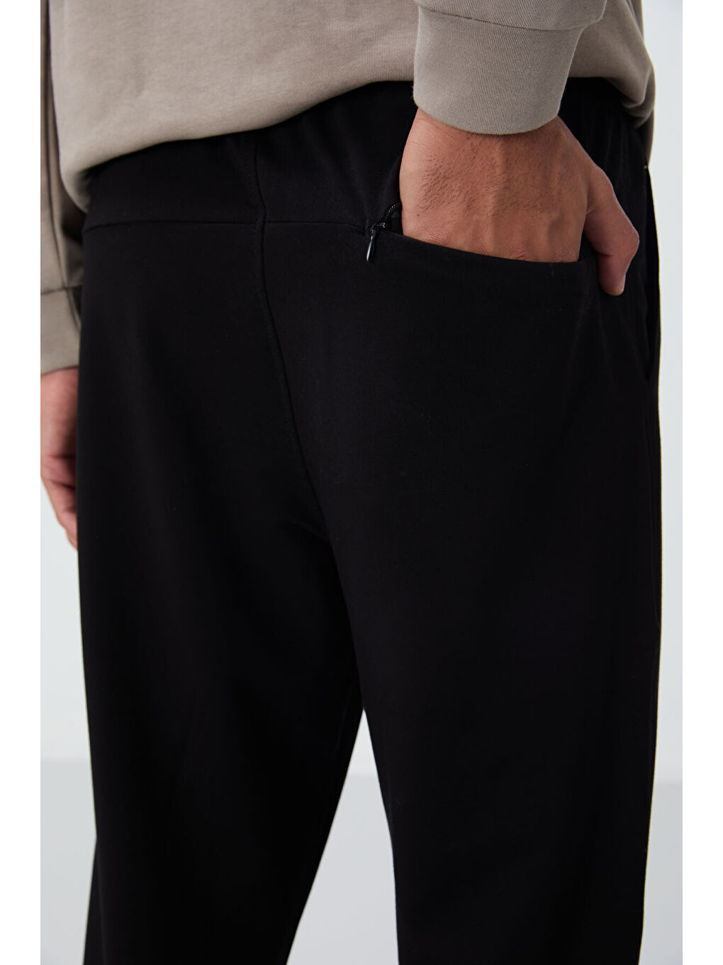 Siyah Bağcıklı Cepli Standart Kalıp Klasik Paça Erkek Eşofman Alt - 84682-4