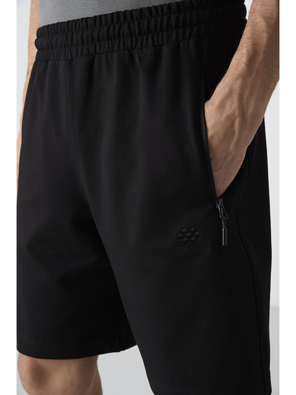 Siyah Gizli Fermuar Arka Cepli Bağcıklı Standart Kalıp Erkek Şort - 81136-3