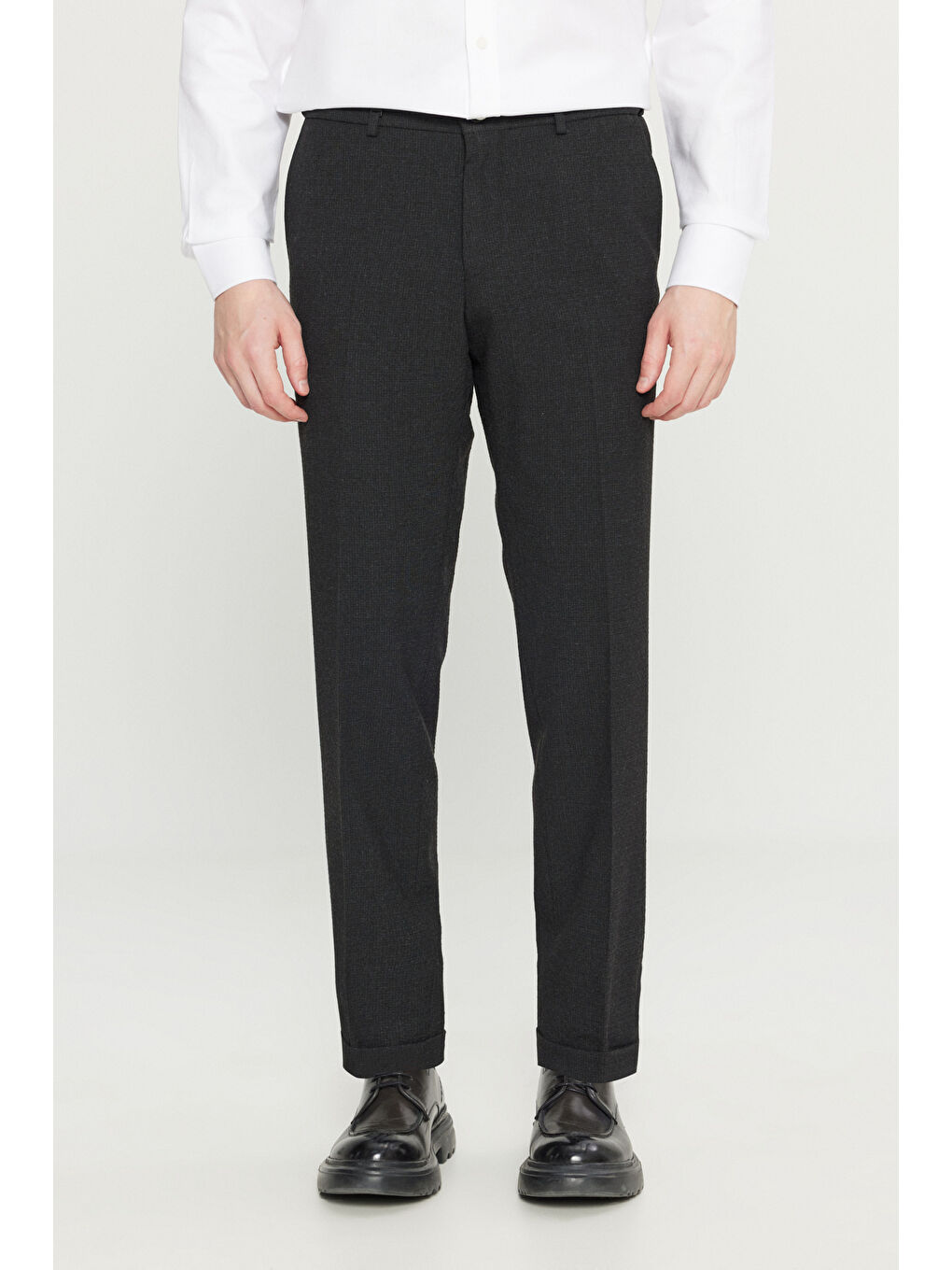 Erkek Siyah Slim Fit Dar Kesim Gofre Desenli Beli Gizli Lastikli Yan Cep Klasik Pantolon-1