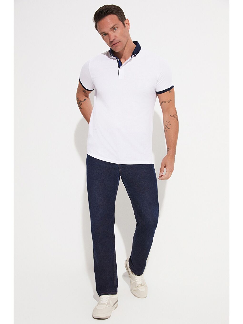 Beyaz Polo Yaka Kısa Kollu Erkek Tişört-1