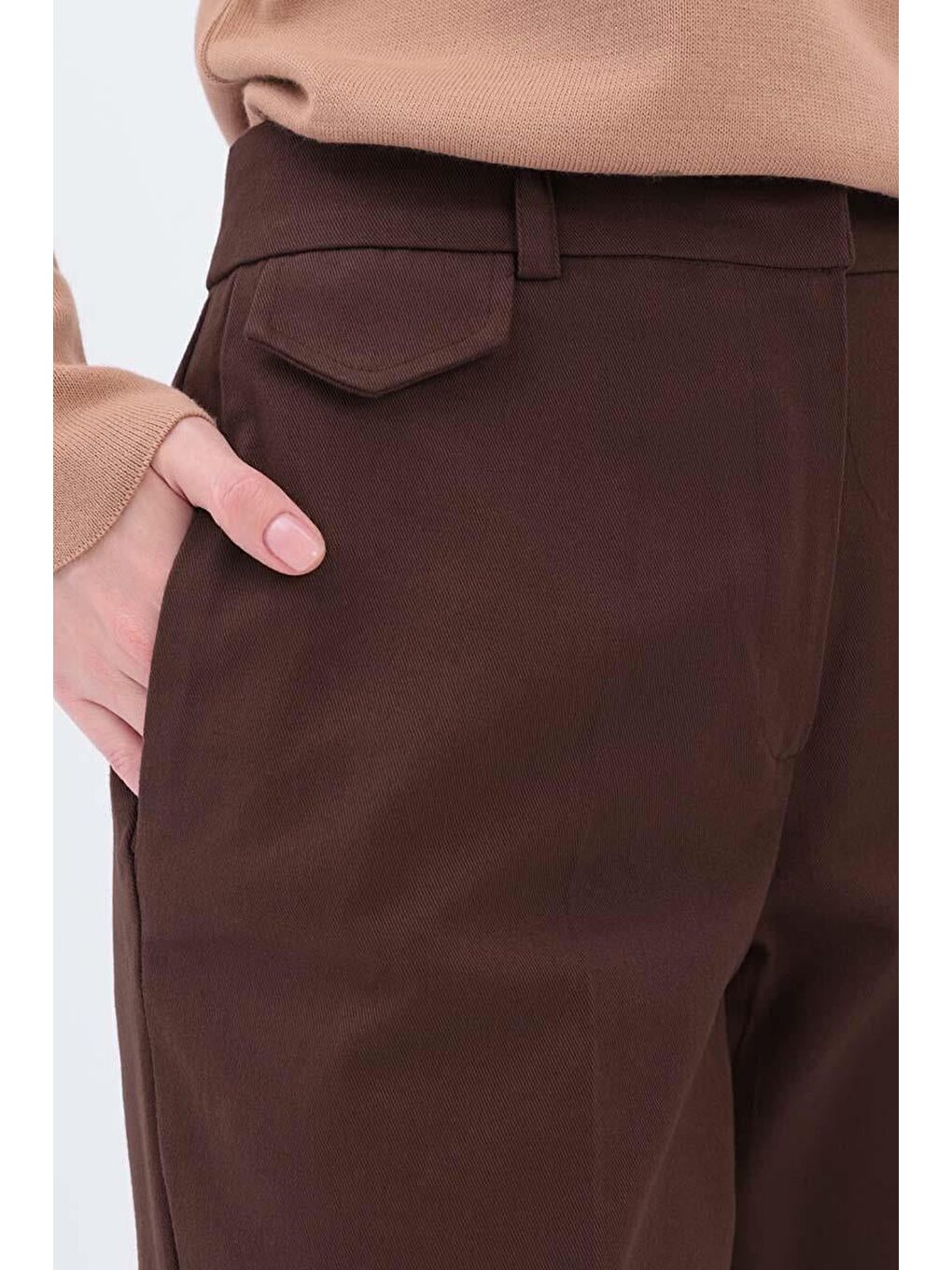 Kahverengi Kahve Süs Cep Kapaklı Pensli Havuç Pantolon-4