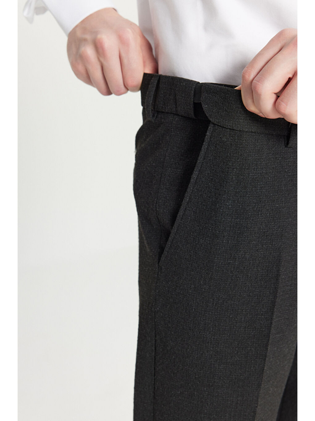 Erkek Siyah Slim Fit Dar Kesim Gofre Desenli Beli Gizli Lastikli Yan Cep Klasik Pantolon-4