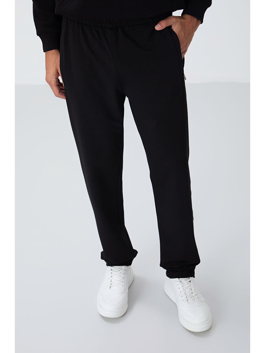 Siyah Fermuar Cepli Dar Kalıp Klasik Paça Erkek Eşofman Alt - 84669