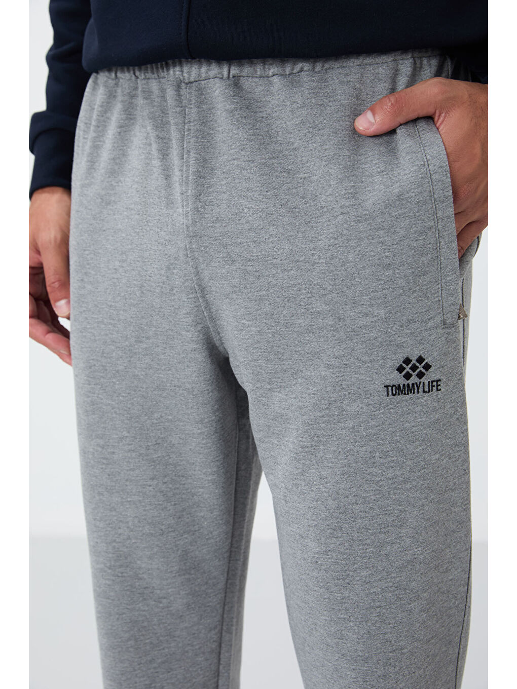 Gri Melanj Fermuar Cepli Dar Kalıp Klasik Paça Erkek Eşofman Alt - 84669-3