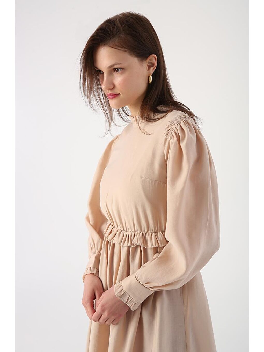 Bej Fırfır Detaylı Beli Büzgülü Tunik-4