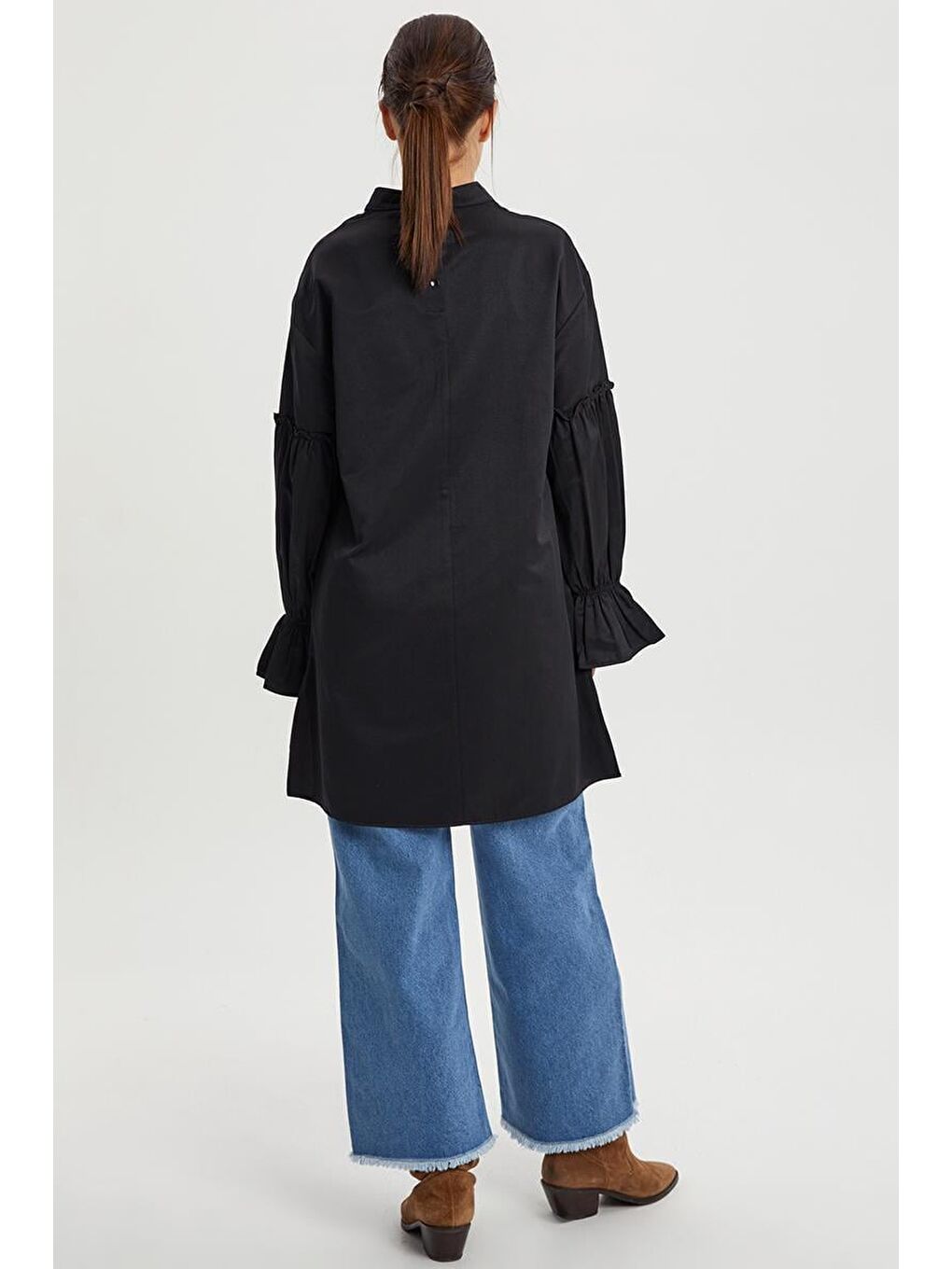 Siyah Kolu Lastikli Fırfır Detaylı Tunik-3