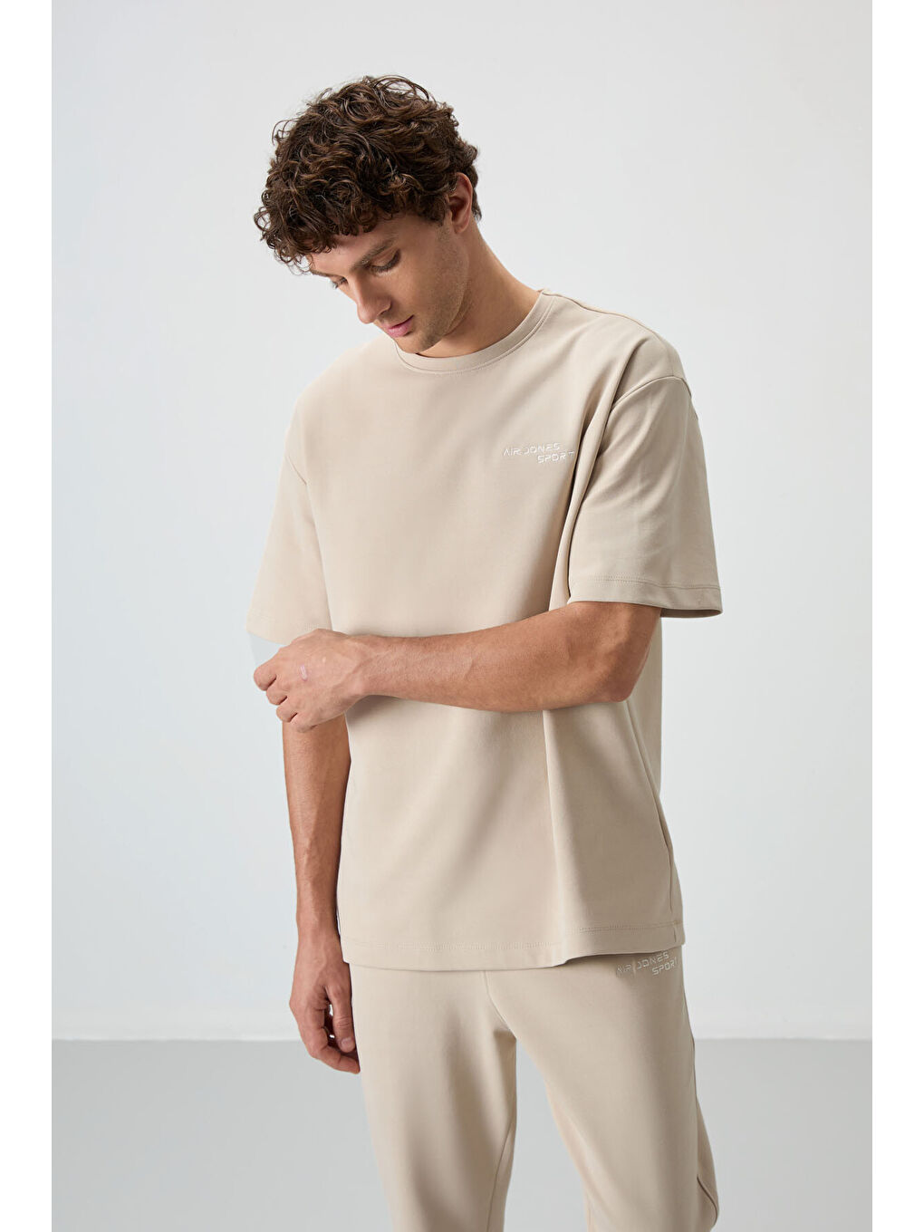 Bej Pamuklu Kalın Yumuşak Dokulu  Fit Nakışlı Erkek Eşofman Takım - 85252-3