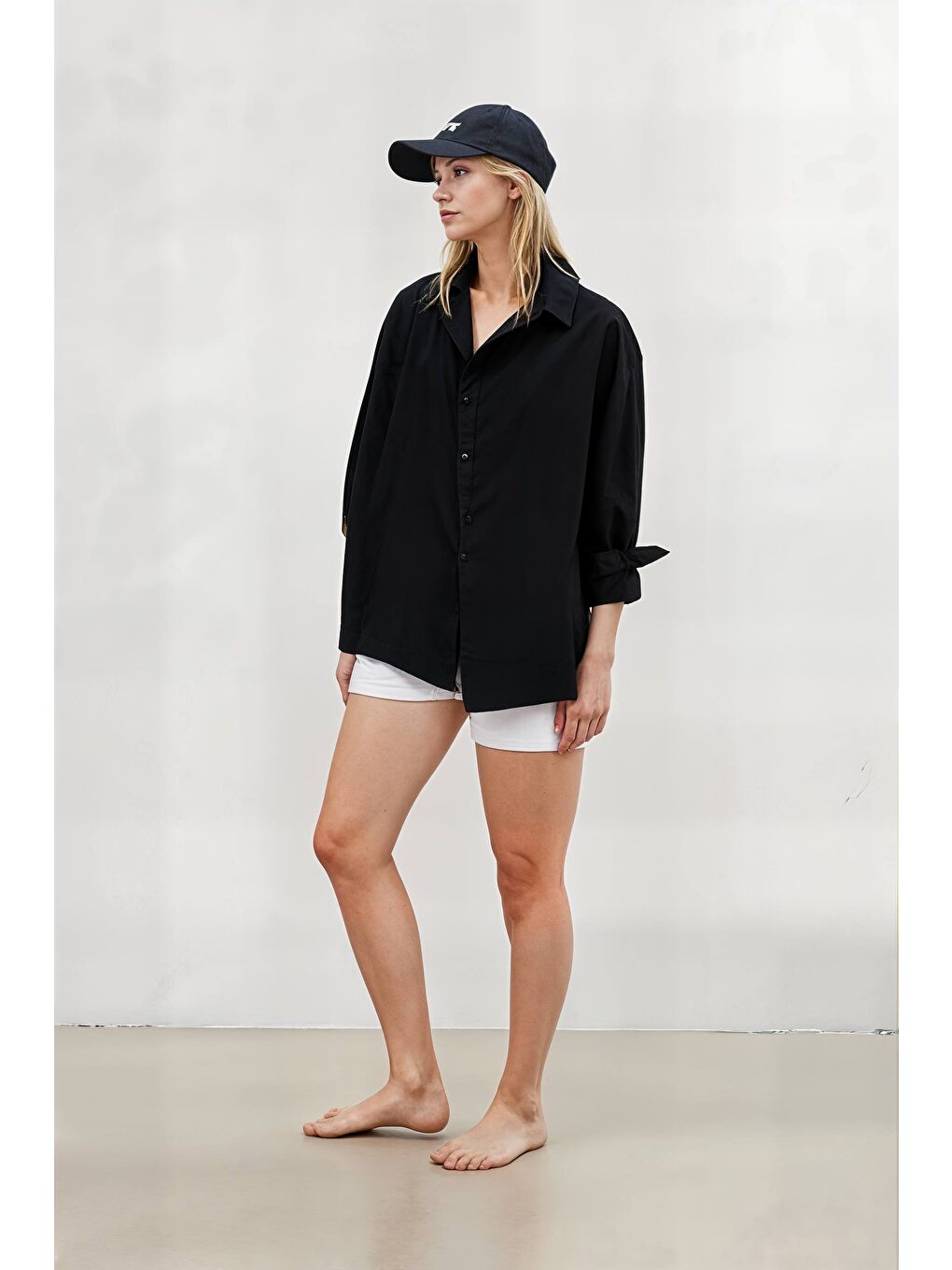 Kadın Siyah Oversize Uzun Basic Gömlek HZL22W-BD139001-2