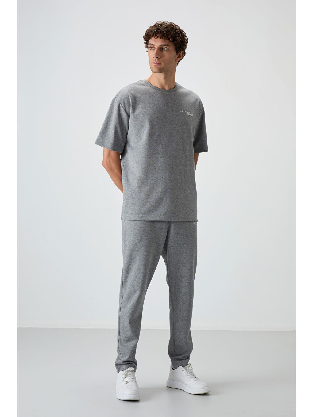 Gri Melanj Pamuklu Kalın Yumuşak Dokulu  Fit Nakışlı Erkek Eşofman Takım - 85252-3