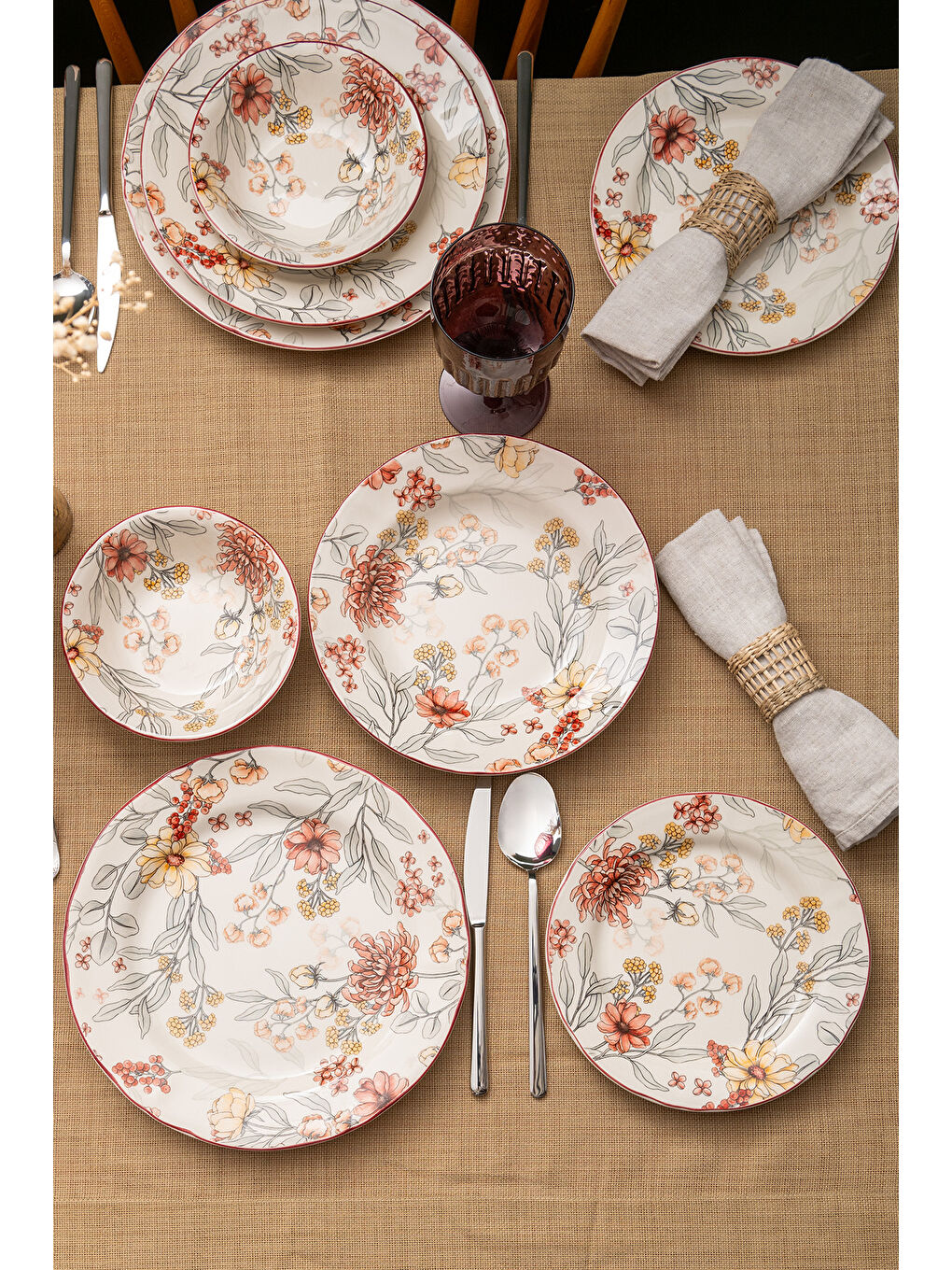 Beyaz İstanbul Porselen Ayasofya 24 Parça 6 Kişilik Yemek Takımı