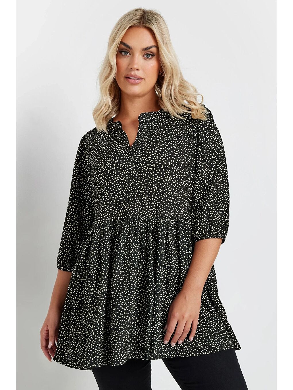 Siyah Büyük Beden V Yaka Yarım Kollu Bileği Lastikli Desenli Bluz 322213