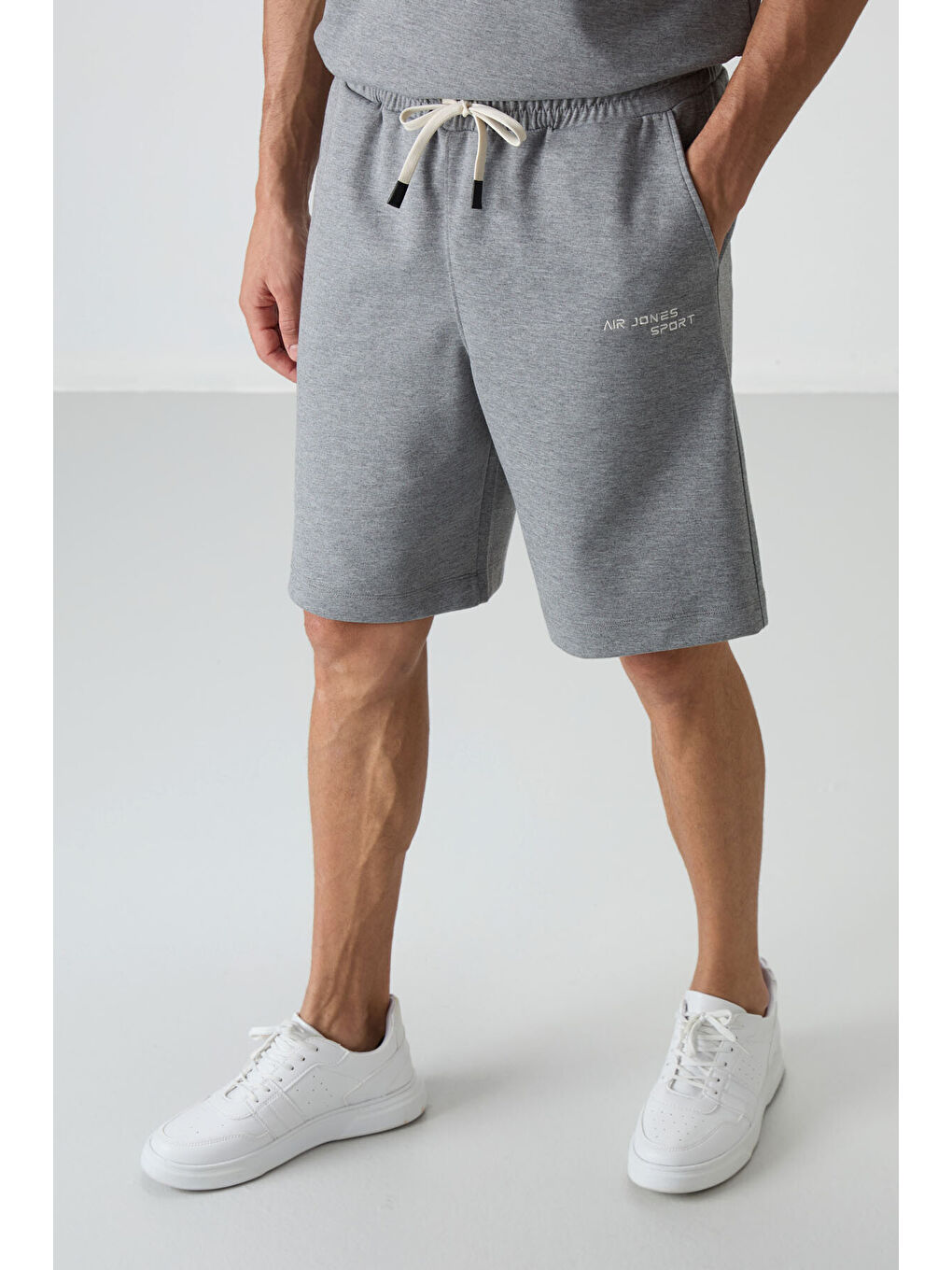 Gri Melanj Pamuklu Kalın Yumuşak Dokulu  Fit Nakışlı Şortlu Takım - 85250-4