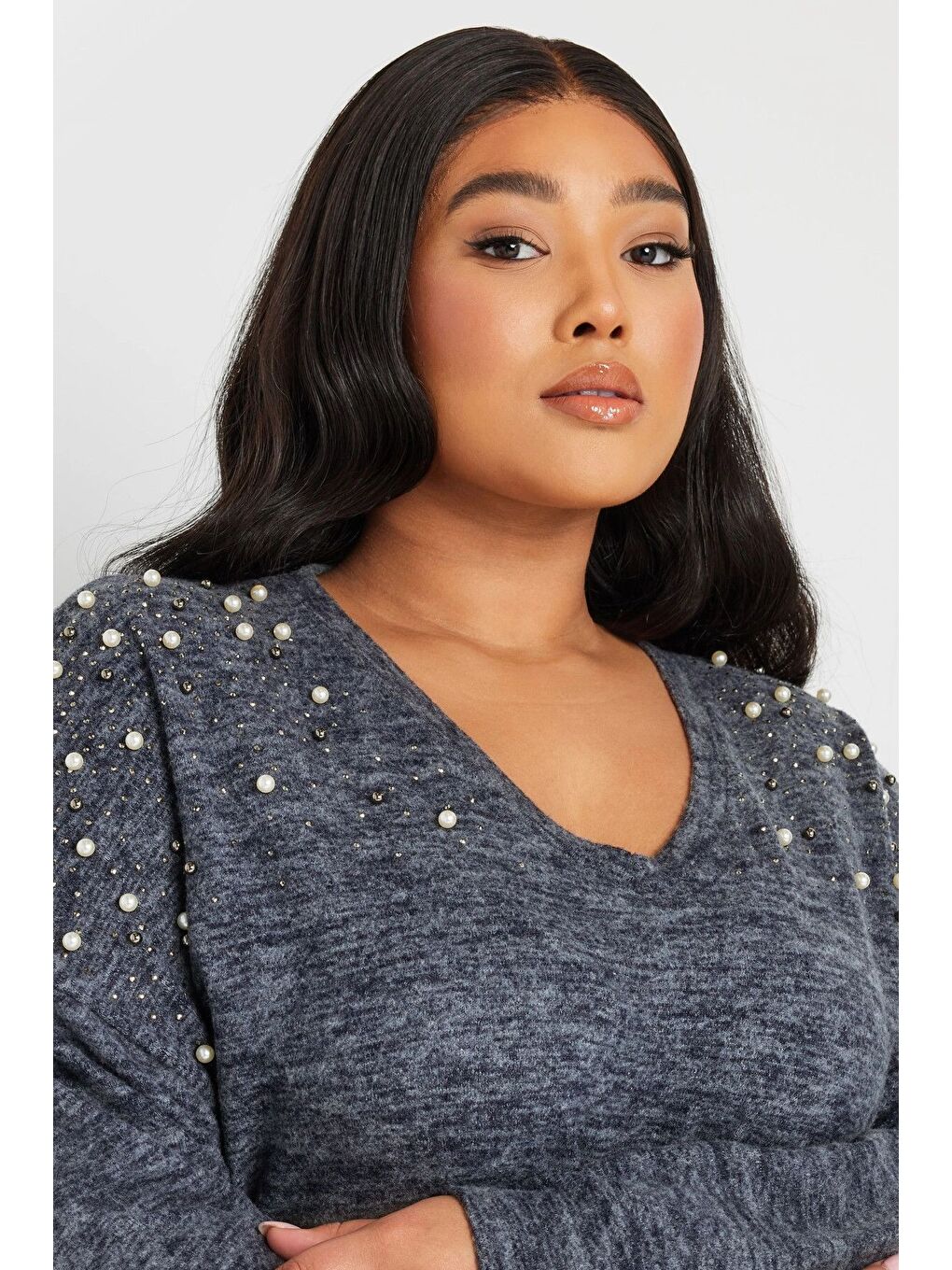 Lacivert Büyük Beden V Yaka Uzun Kollu Omzu Boncuk İşlemeli Kazak 322302-1