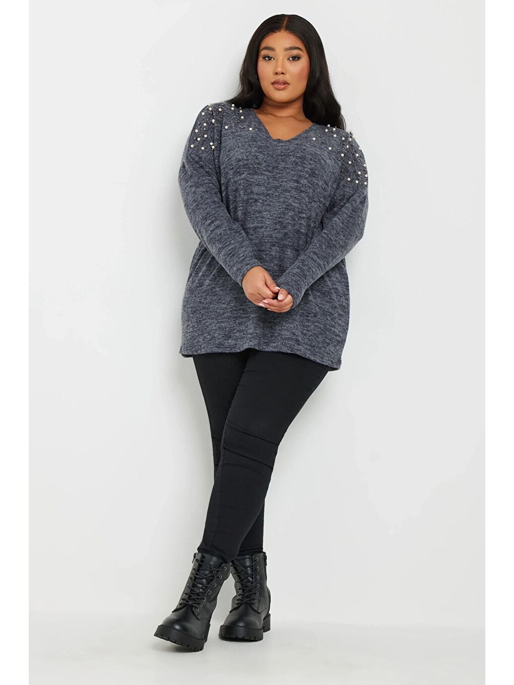 Lacivert Büyük Beden V Yaka Uzun Kollu Omzu Boncuk İşlemeli Kazak 322302-3