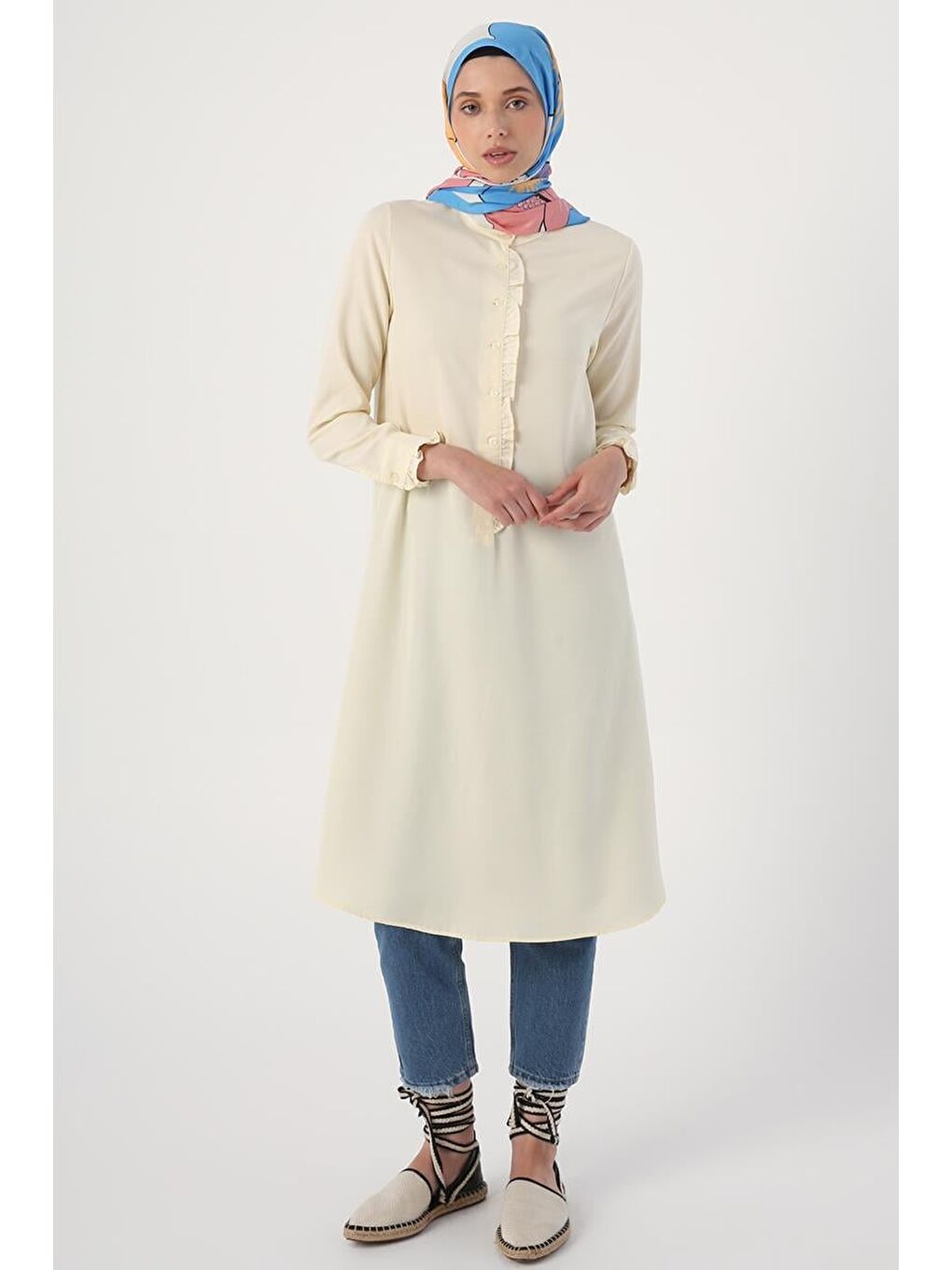 Ekru-Fırfır Detaylı Tunik