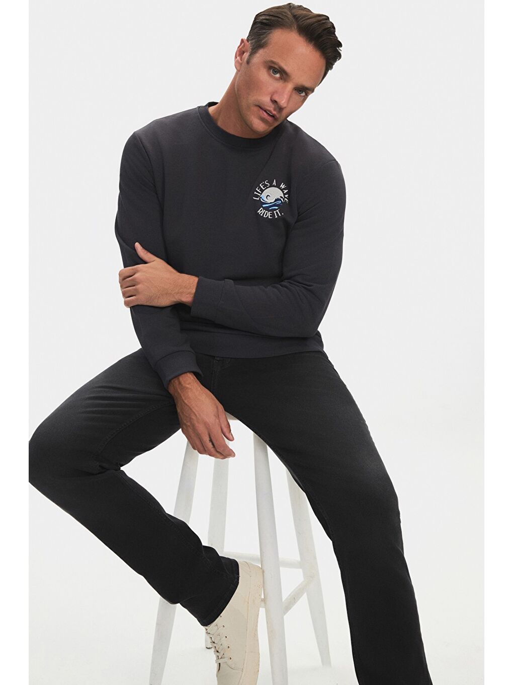 Antrasit Bisiklet Yaka Slogan Nakışlı Erkek Sweatshirt-3