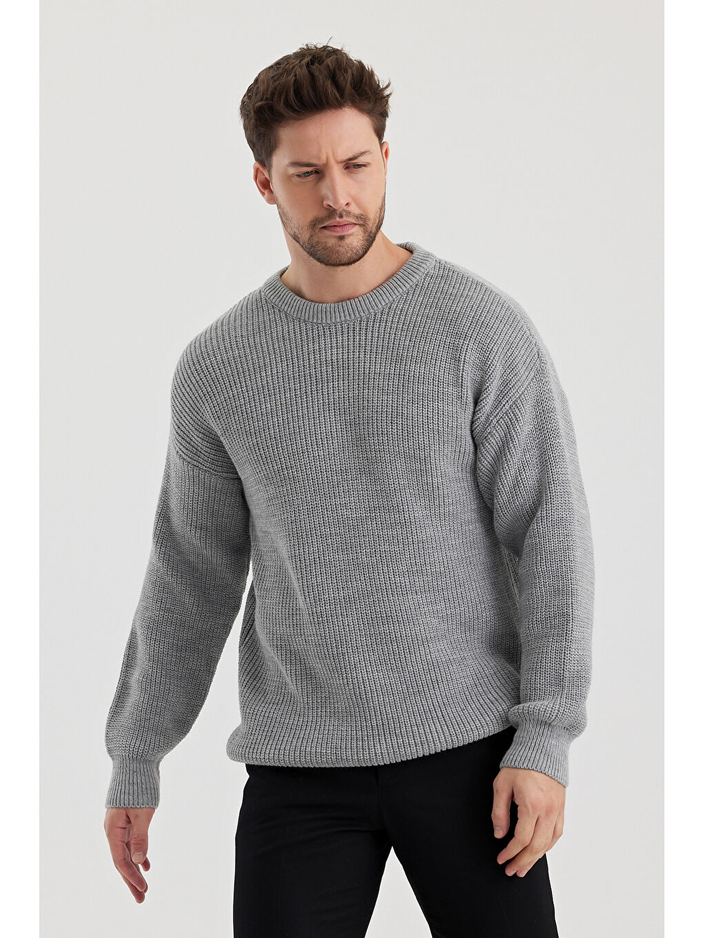 Gri Erkek Regular Fit Bisiklet Yaka Örgülü Triko