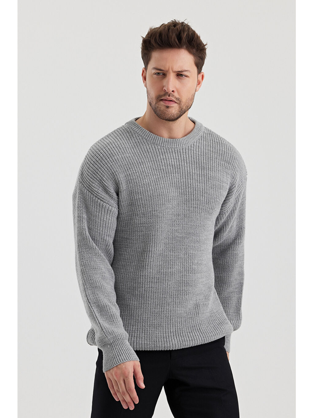 Gri Erkek Regular Fit Bisiklet Yaka Örgülü Triko-1
