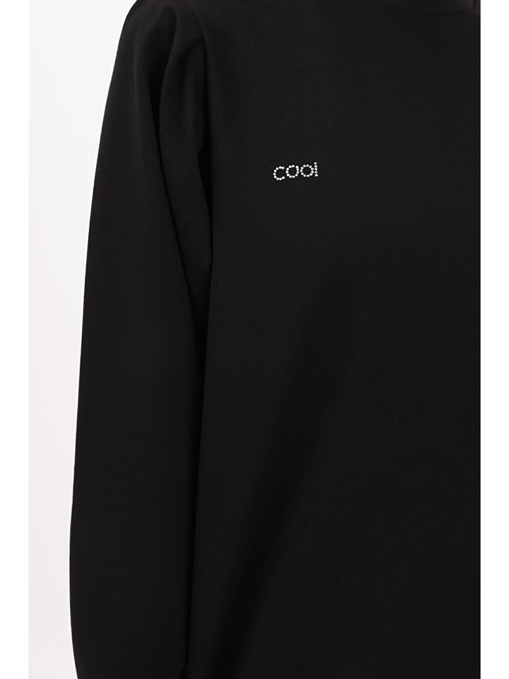 Siyah Omuzları Pileli Yanı Yırtmaçlı Tunik-4