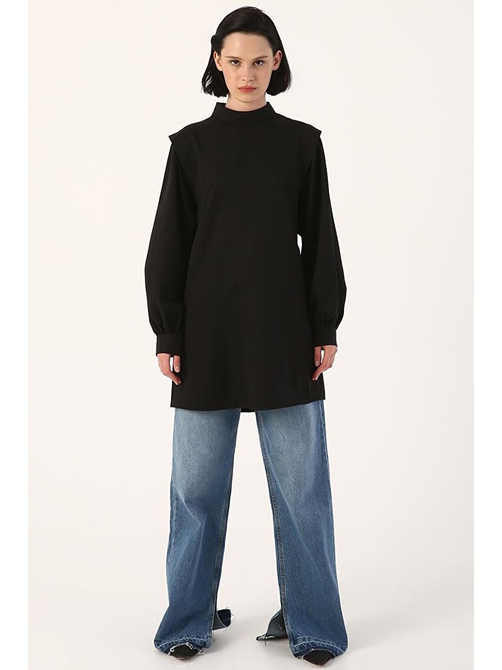 Siyah Omuz Pile Detaylı Balon Kol Tunik-1