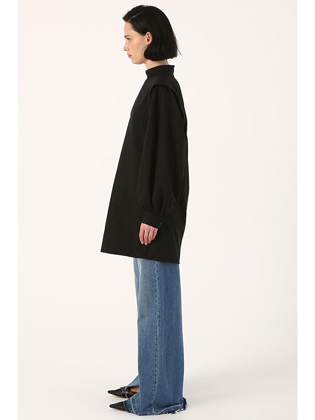 Siyah Omuz Pile Detaylı Balon Kol Tunik-2