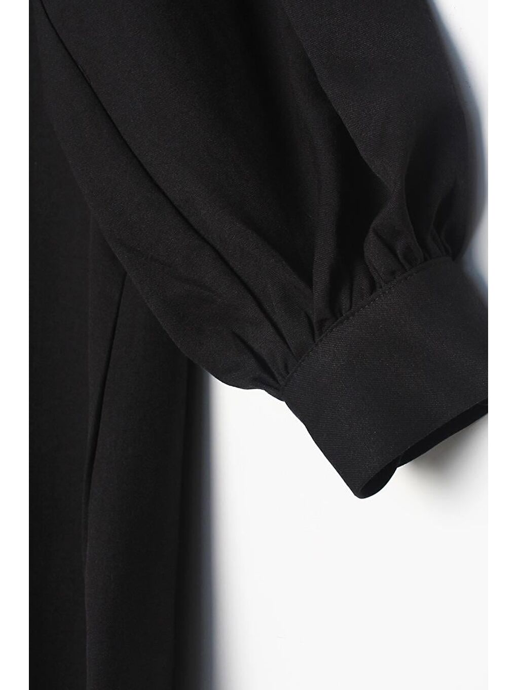 Siyah Omuz Pile Detaylı Balon Kol Tunik-5