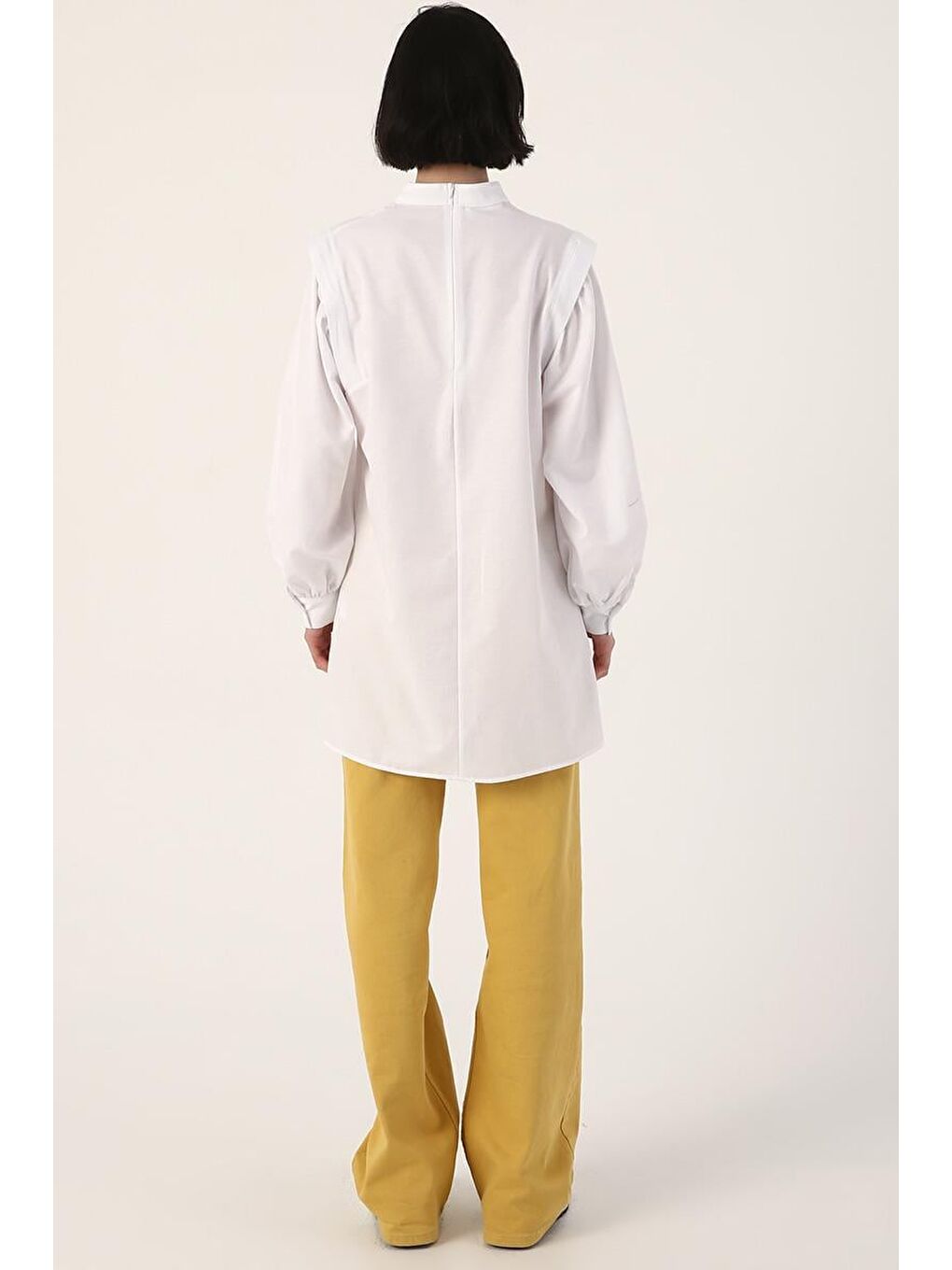 Beyaz Omuz Pile Detaylı Balon Kol Tunik-3