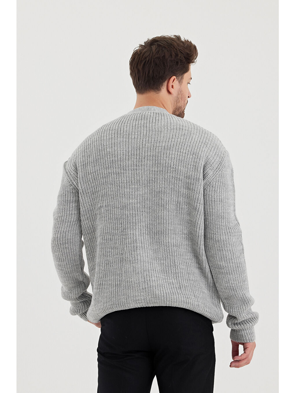 Gri Erkek V yaka Düğmeli Yazı Detaylı Hırka-4