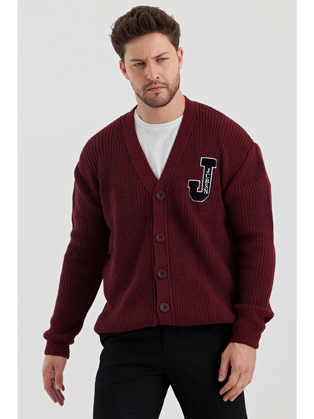 Bordo Erkek V yaka Düğmeli Yazı Detaylı Hırka-1