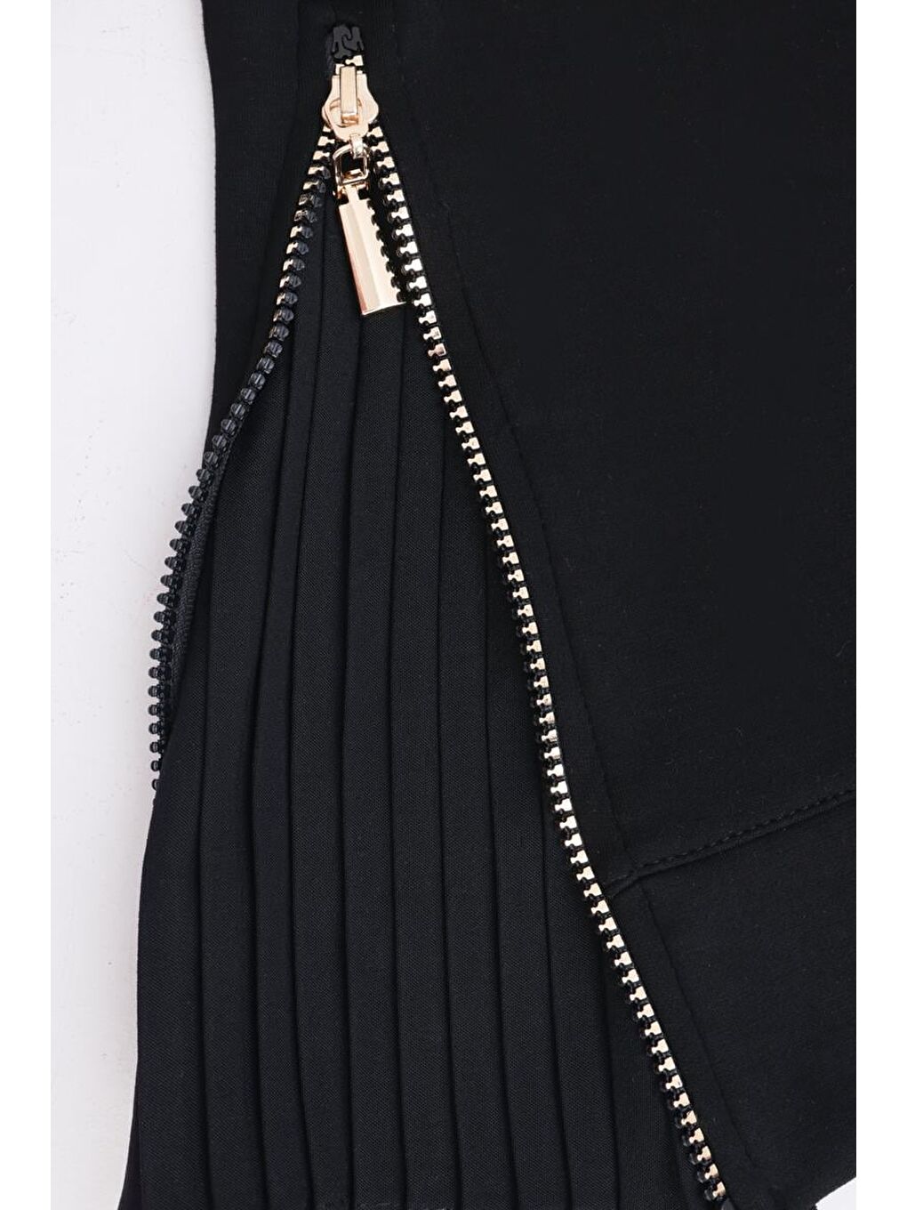 Siyah Garnili Piliseli Fermuarlı Tunik-4