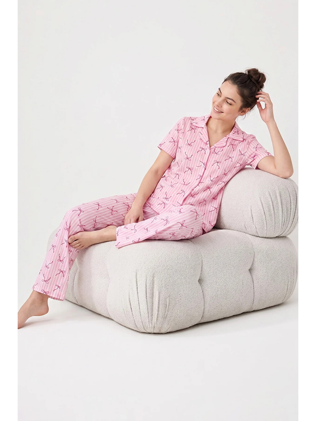 Pembe Yaprak Desenli Gömlek Yaka Düğmeli Pijama Takımı