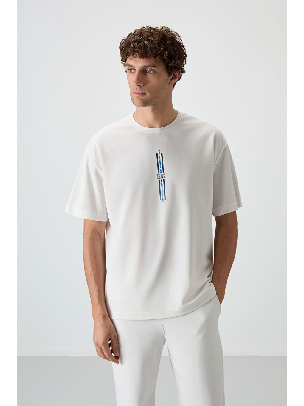 Ekru Pamuklu Kalın Yüzeyi Dokulu  Fit  Baskılı Erkek Tişört - 88366
