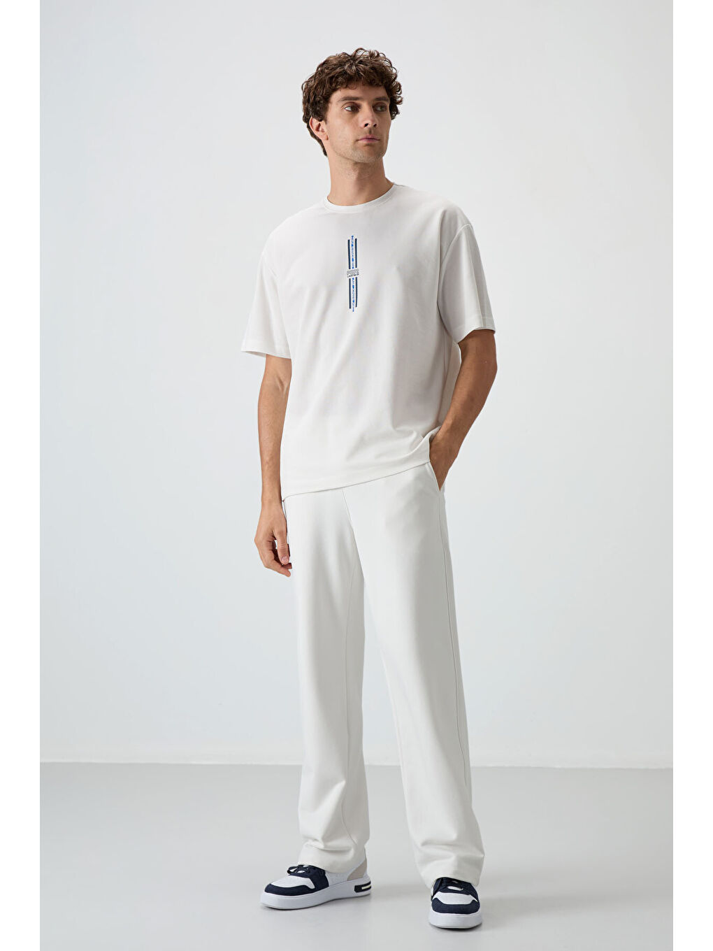 Ekru Pamuklu Kalın Yüzeyi Dokulu  Fit  Baskılı Erkek Tişört - 88366-1