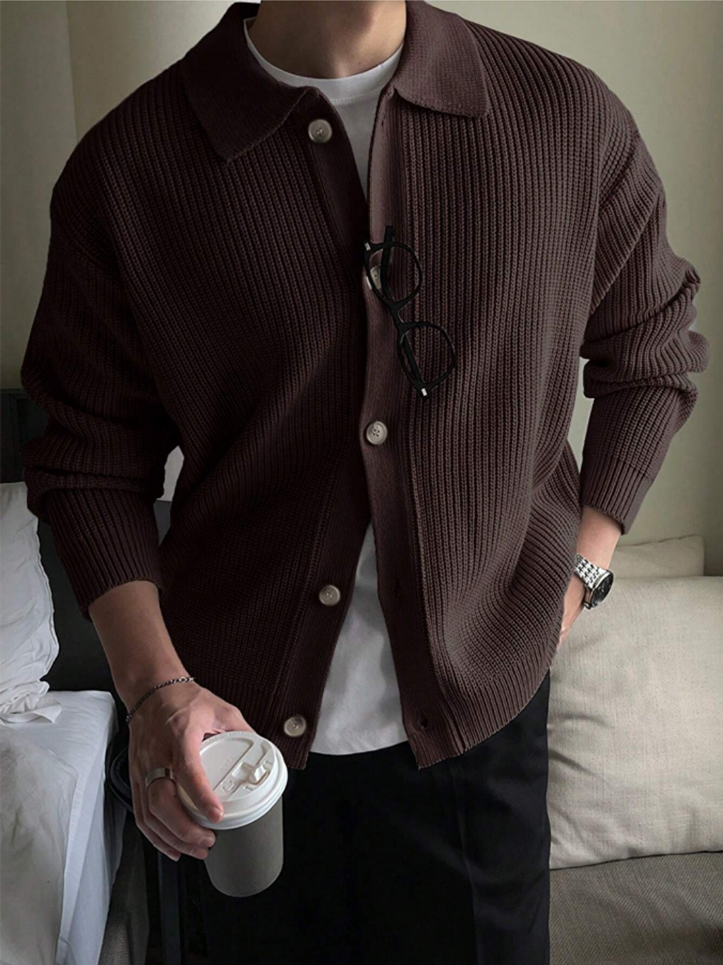 Erkek Koyu Kahverengi Düğme Detaylı Regular Fit Hırka