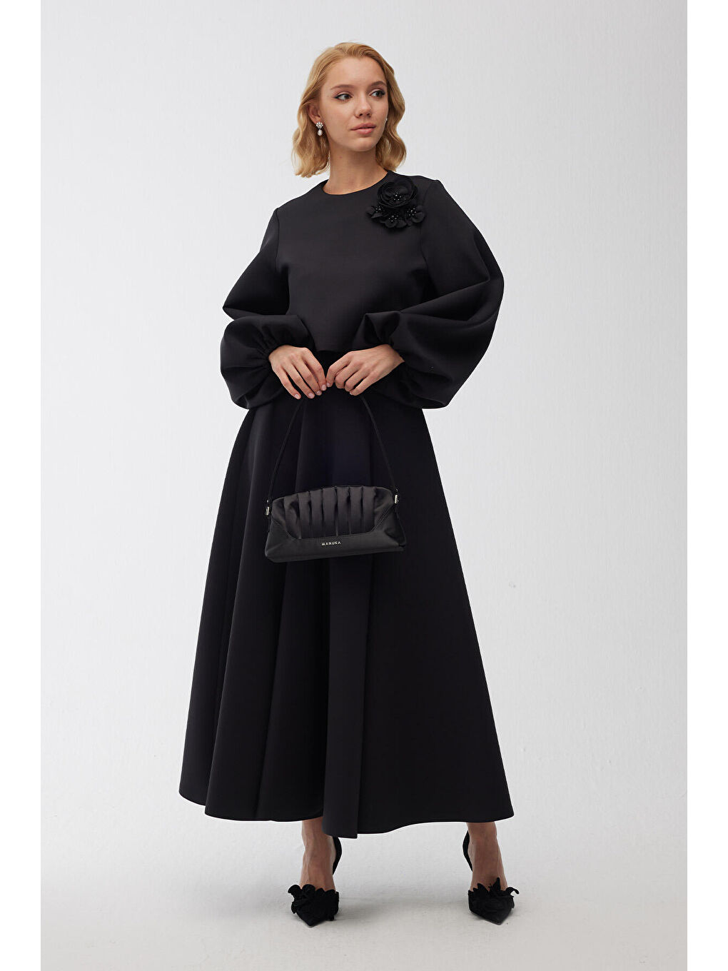 Balon Kol Broşlu Bluz Siyah-1