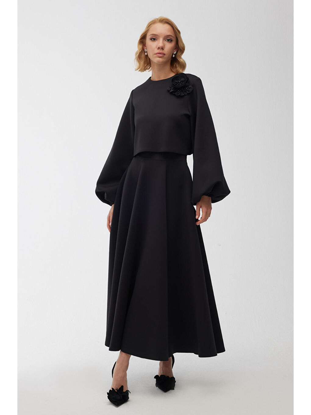 Balon Kol Broşlu Bluz Siyah-5