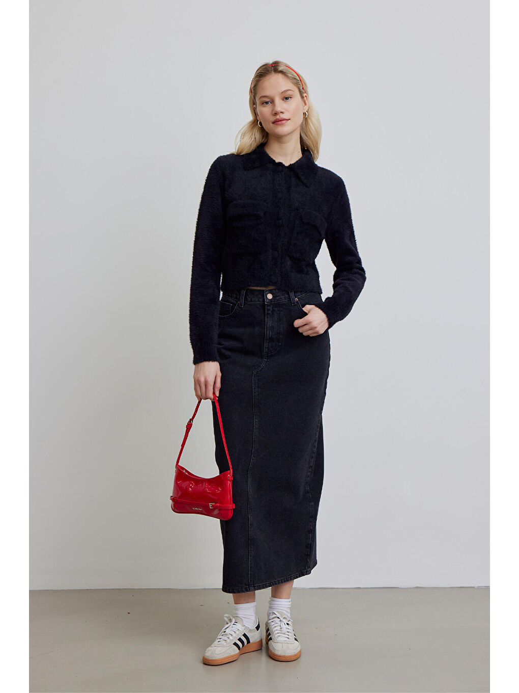 Arya Yumuşak Crop Hırka Siyah-4